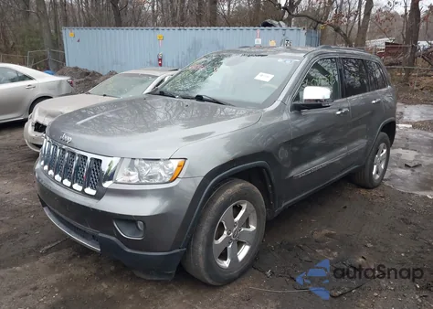 2013 Jeep Grand Cherokee Overland z USA, uszkodzony, nr VIN 1C4RJECG2DC595903